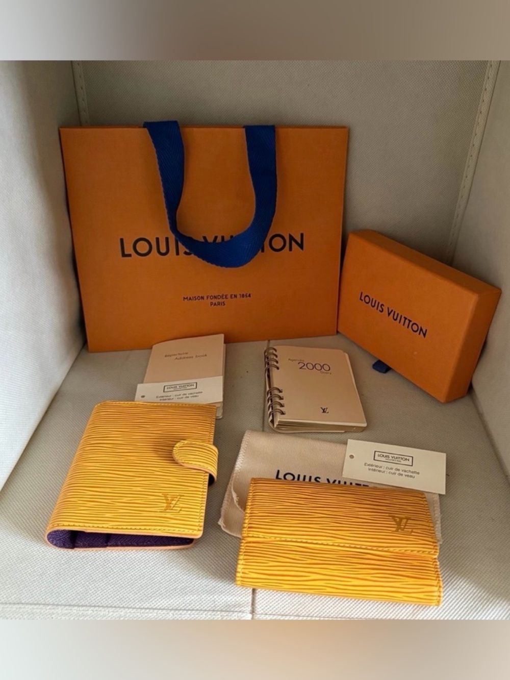NWOT Louis Vuitton Purple Epi Agenda with Yellow Card Holder